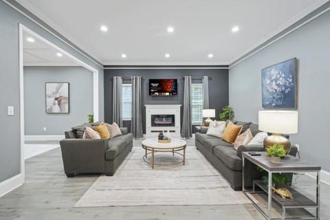 Atlanta Gem Near Mercedez Benz Stadium & Stone Mtn Prk House in Decatur