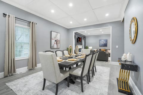 Atlanta Gem Near Mercedez Benz Stadium & Stone Mtn Prk House in Decatur