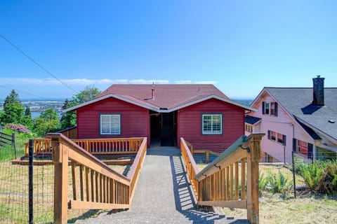 Mountain & River View - Spacious - Modern Home! Apartment in Portland