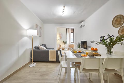 Living room, Dining area