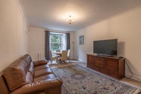 Communal lounge/ TV room, TV and multimedia, Living room, Seating area