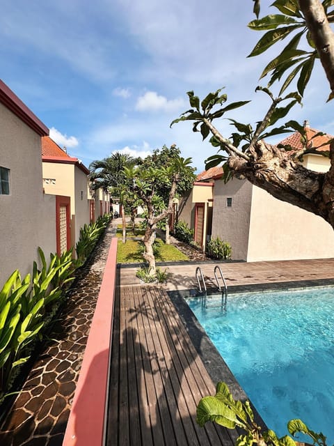 Property building, Swimming pool