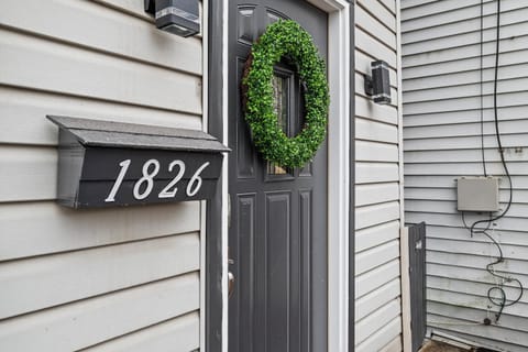 Property building, Facade/entrance