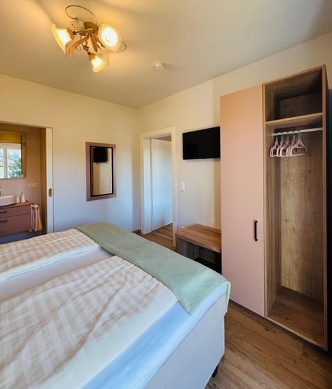 Haus Golker Ferienwohnungen & Frühstückspension Bed and Breakfast in Carinthia, Austria