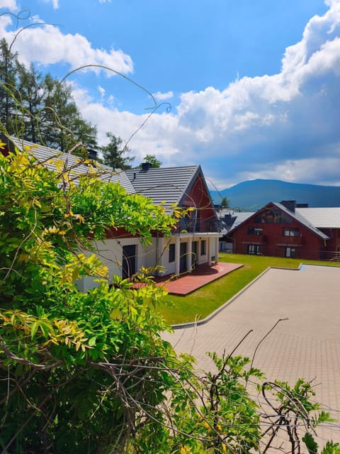 Property building, Spring, Day, Natural landscape, Mountain view