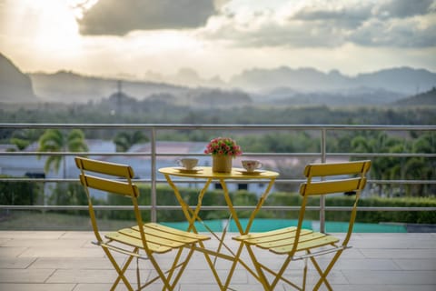 Patio, Day, Natural landscape, View (from property/room), Balcony/Terrace, Dining area, Mountain view