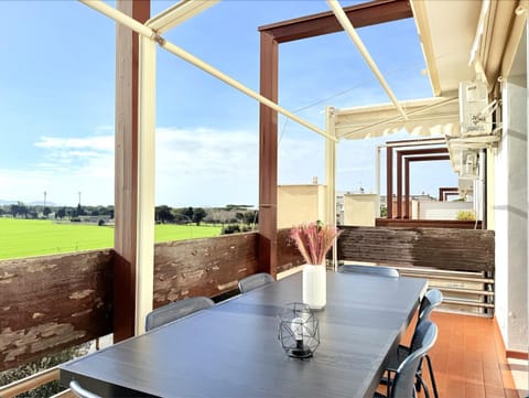 Day, View (from property/room), Balcony/Terrace, Dining area