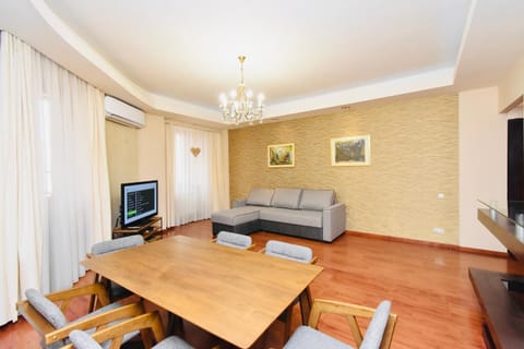 TV and multimedia, Seating area