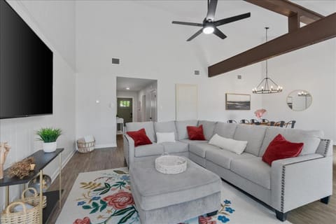 Facade/entrance, Living room, Seating area