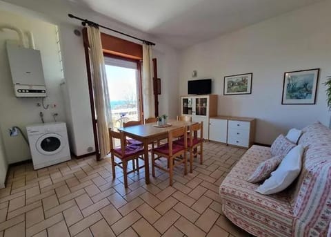 APPARTAMENTO VISTA MARE -E- con 2 camere da letto -Residence azzurro Apartment in Gabicce Mare