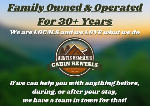 2BR, slps 10, 8 min to Dollywood, hot tub! House in Pigeon Forge