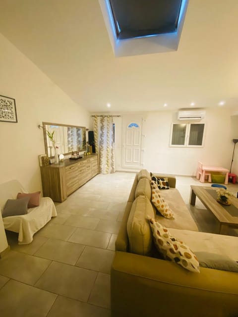 Maison Elina Aubagne en Provence House in French Riviera