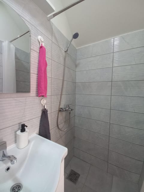 Сјајни лешник Apartment hotel in Timiș County