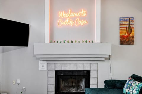 Nr Sea World WiFi Games Yard Pets Parking House in San Antonio