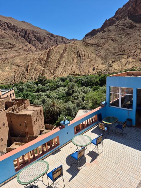 Property building, Patio, Day, Natural landscape, View (from property/room), Balcony/Terrace, Mountain view, Swimming pool, sunbed
