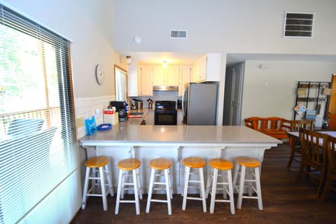 SunRidge at Willow Cove Free Night Special House in Bass Lake