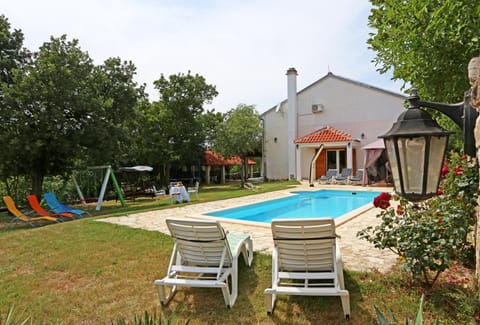 Property building, Patio, Garden, Pool view, Swimming pool, sunbed
