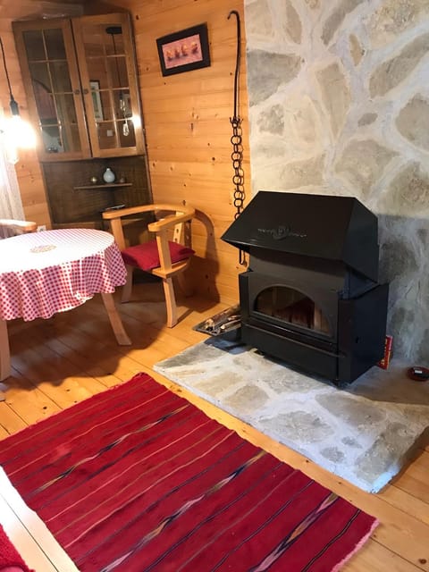 Chalet Escapade with Sauna Bed and Breakfast in Montenegro