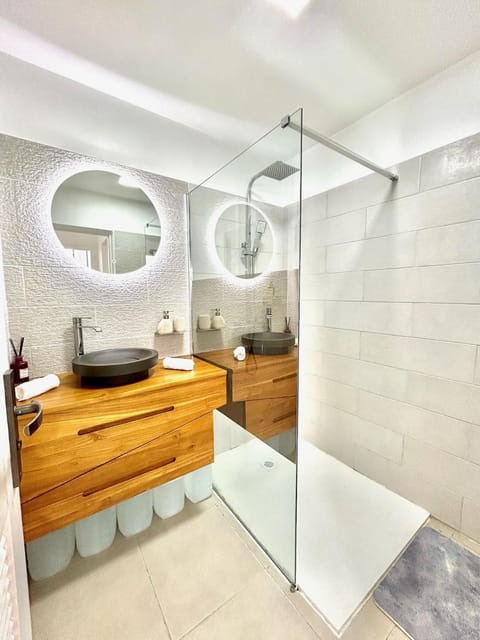 Vue mer sur la Marina, Le Juliana Apartment in Le Gosier