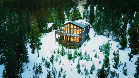 Property building, Natural landscape, Bird's eye view, Winter, Mountain view