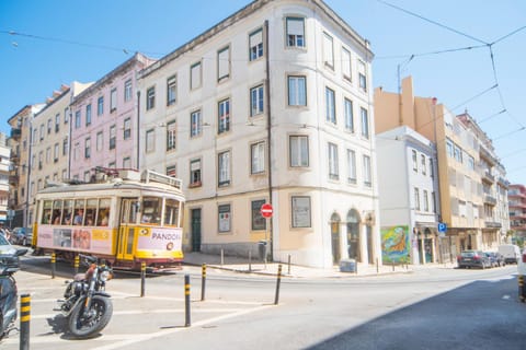 Property building, Neighbourhood, Location
