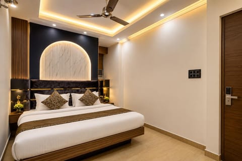 Bed, Photo of the whole room, Bedroom, air conditioner