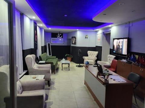 Communal lounge/ TV room, TV and multimedia, Lobby or reception, Seating area