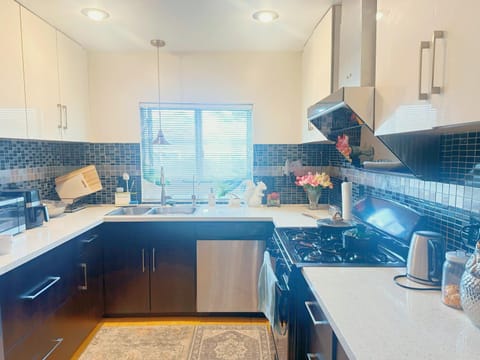 Brea Mall romantic two-bedroom house Villa in Brea