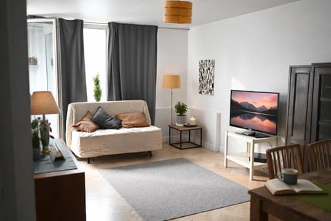 Communal lounge/ TV room, TV and multimedia, Living room, Seating area