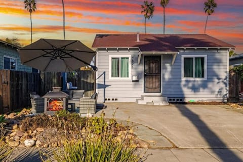 Cozy Coastal Escape Beach & Brews House in Ocean Beach