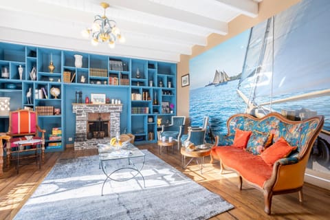 Property building, Living room