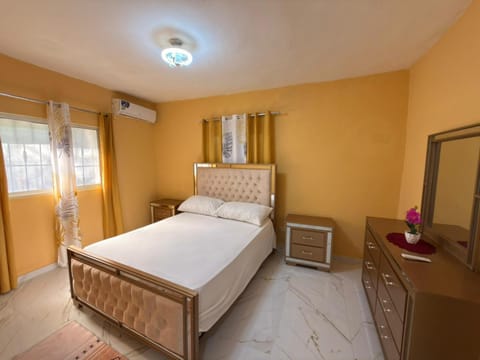 Bed, Photo of the whole room, Bedroom, wardrobe, air conditioner