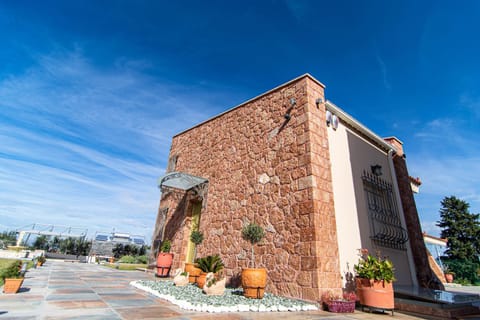 Property building, Day