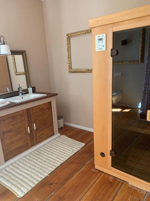 Gutshaus Schwarzenhof Country House in Mecklenburgische Seenplatte