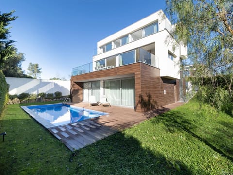 Property building, Garden, Swimming pool
