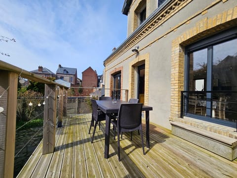 L'Etretataise, maison avec parking plein centre House in Étretat