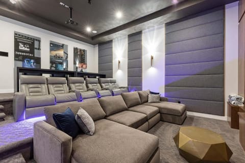 The Breathtaking Bear's Den Mansion-TB011 Villa in Four Corners