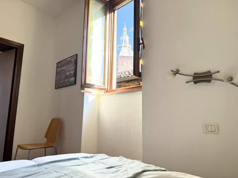 Bed, View (from property/room), View (from property/room), Photo of the whole room, Bedroom, City view, City view, Entertainment