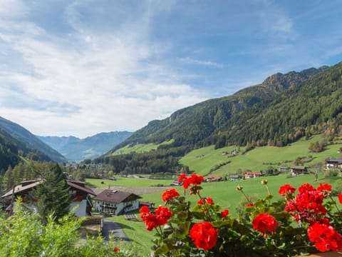 View (from property/room), Balcony/Terrace, Mountain view