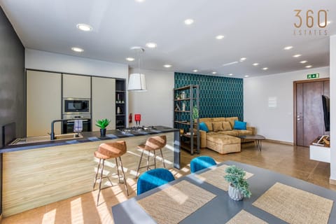 Communal lounge/ TV room, TV and multimedia, Coffee/tea facilities, Kitchen or kitchenette, Living room, Seating area, Dining area, Evening entertainment, minibar, oven, pet friendly, toaster
