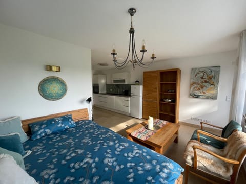 Bed, Photo of the whole room