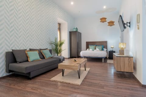Bed, Living room