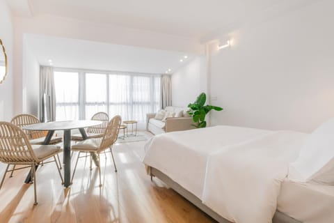 Seating area, Bedroom