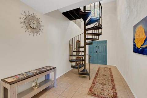 Ponderosa Off The Beaten Path farmhouse Farm Stay in Florida