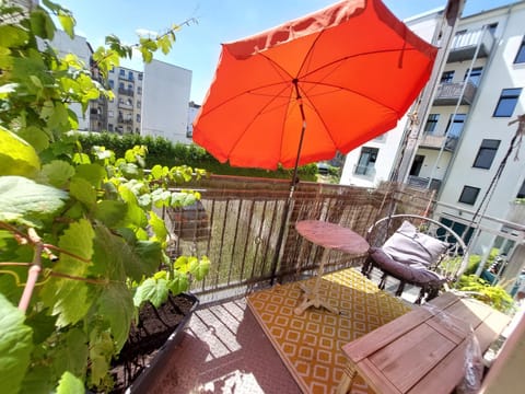 Patio, Day, View (from property/room), Balcony/Terrace, Seating area, Dining area, Garden view