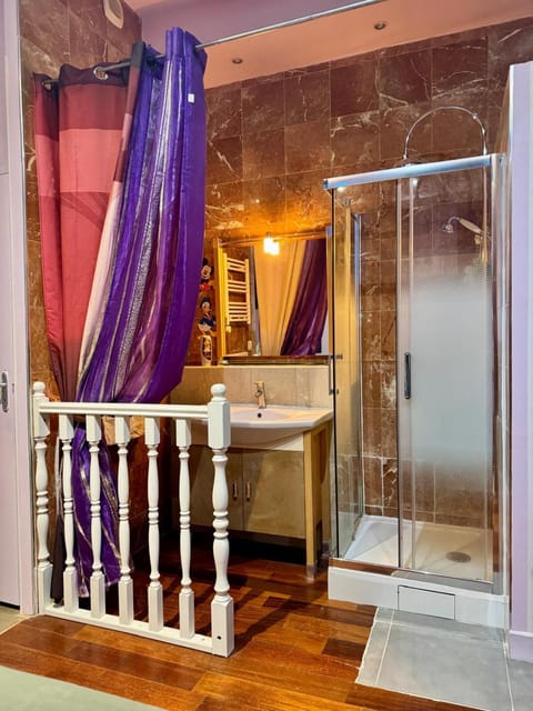 Shower, Bathroom