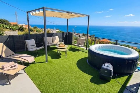 Patio, Natural landscape, Hot Tub, Seating area