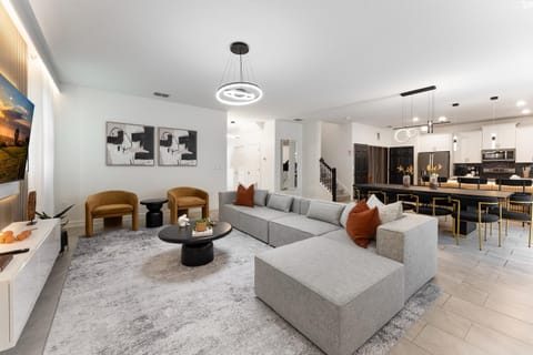 2858 Storey Lake brand new 19guests pool game room House in Kissimmee