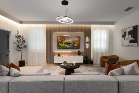 2858 Storey Lake brand new 19guests pool game room House in Kissimmee