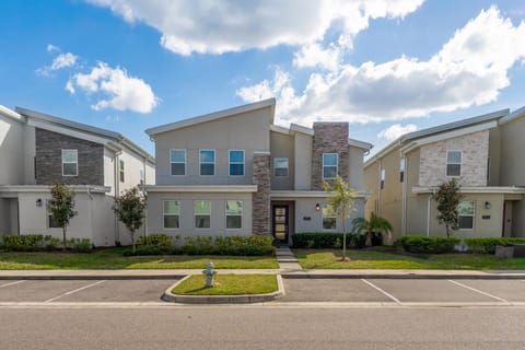 2858 Storey Lake brand new 19guests pool game room House in Kissimmee